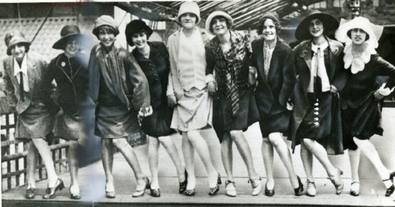 http://public.media.smithsonianmag.com/legacy_blog/1920swomen-575x302.jpg