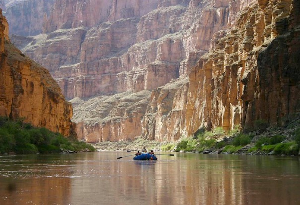 Colorado River Rafting through the Grand-Canyon River Rafting through the Grand-Canyon