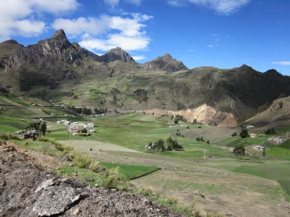 Quilotoa Scenery