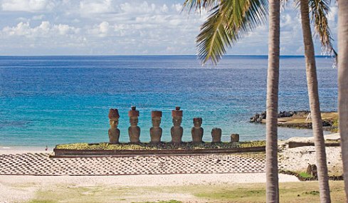 Visit the moai of Easter Island on our private jet tours.